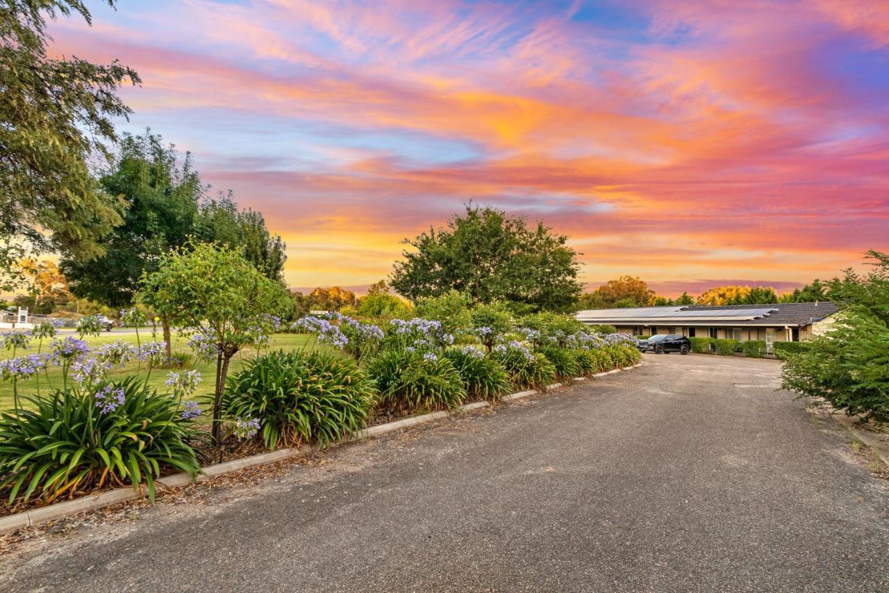 Burringa Garden Motel Wagga Wagga Zewnętrze zdjęcie
