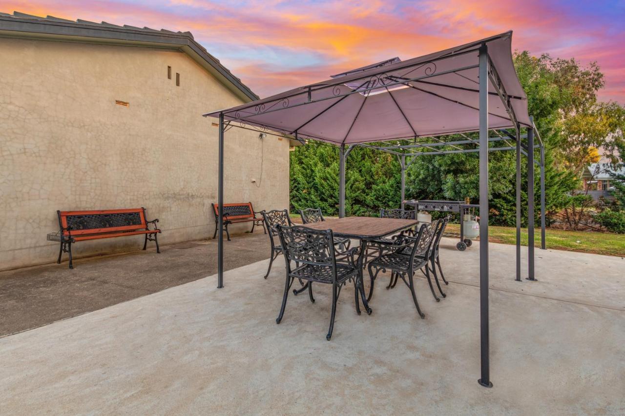 Burringa Garden Motel Wagga Wagga Zewnętrze zdjęcie