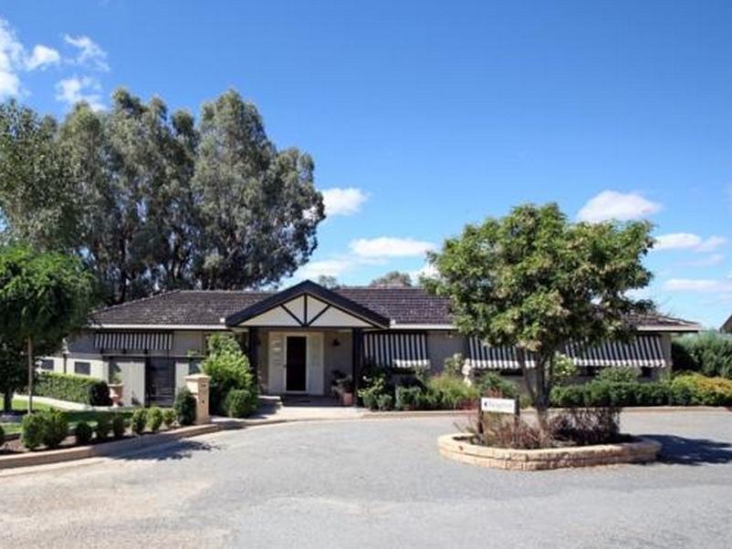 Burringa Garden Motel Wagga Wagga Zewnętrze zdjęcie