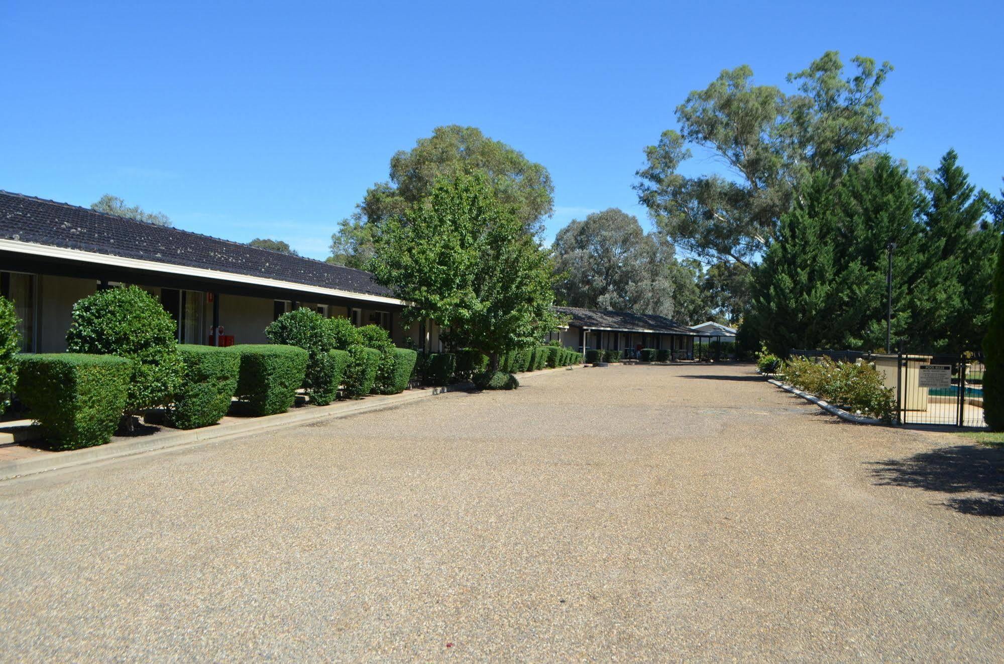 Burringa Garden Motel Wagga Wagga Zewnętrze zdjęcie